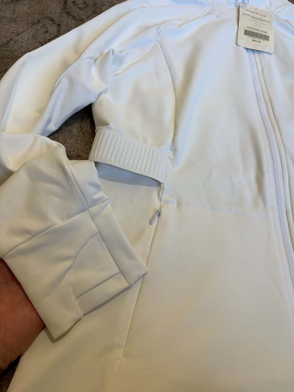 NWT Fabletics Trinity Cold Weather Performance Jacket Wms Large - Picture 7 of 7